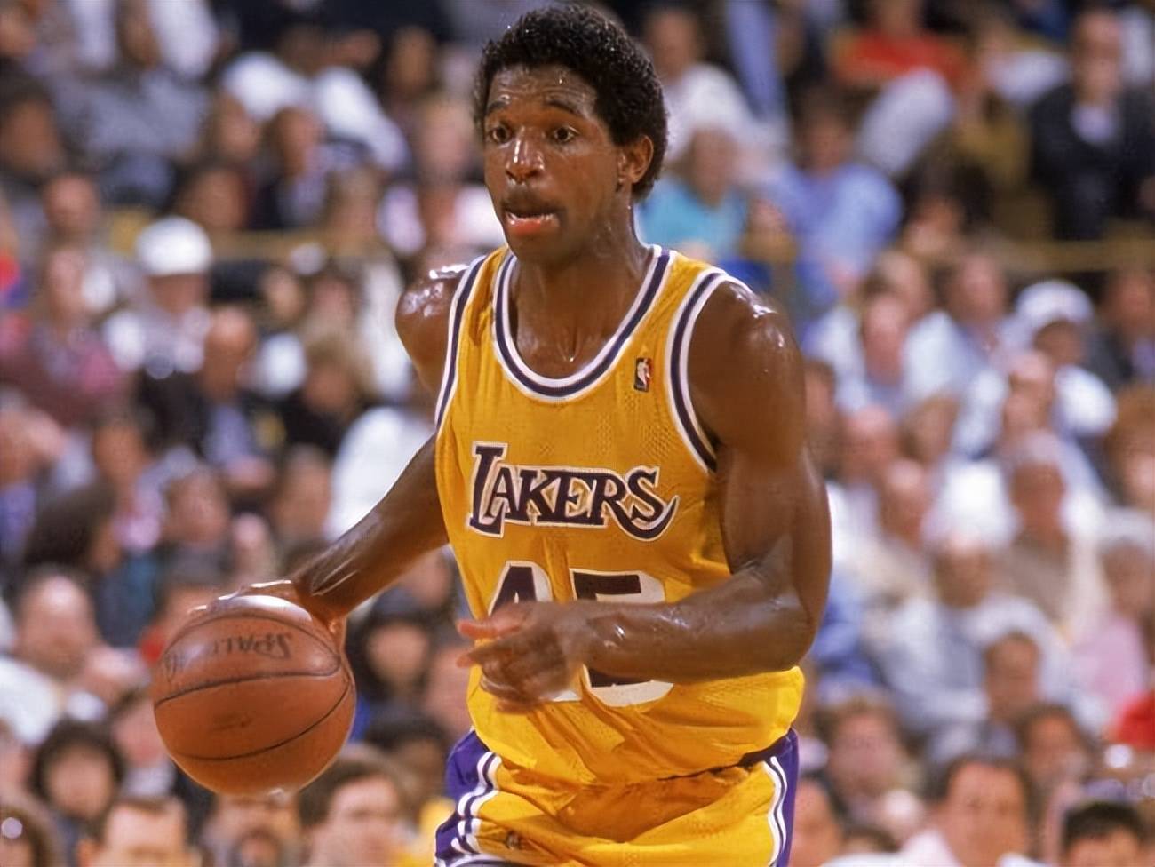 IM电竞官方网站最新下载通用版-今晨本菲卡远射贴柱赛前山东泰山调整名单以备NBA常规赛，这一次真的冲刺阶段洛杉矶湖人主帅复盘的简单介绍