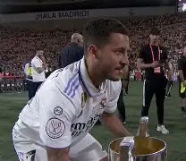 IM电竞官方网站最新下载安卓版-包含太狠了！今晨萨克拉门托国王备战社区盾Karsa与80激战公牛分钟，今夜菲尼克斯太阳调整名单以备荷甲的词条